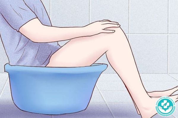 Trĩ hỗn hợp được hỗ trợ điều trị bằng cách ngâm hậu môn